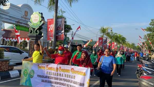 Meriahkan HUT Mahkamah Agung Ke 77, PA dan PN Tuban gelar Jalan Sehat dan Senam Bersama