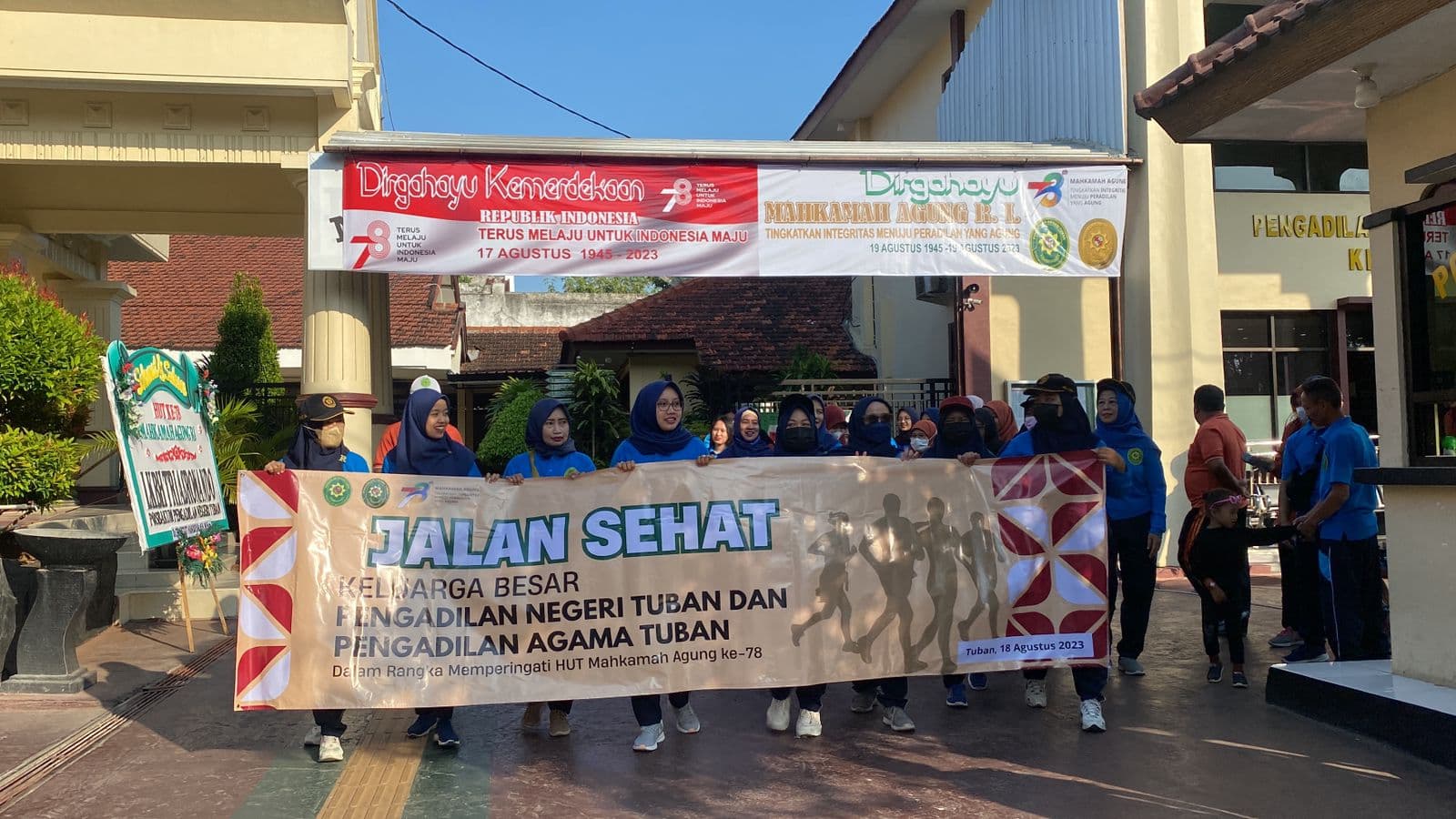 Semarak HUT Mahkamah Agung RI Ke- 78, Pengadilan Agama dan Negeri Gelar Jalan Sehat Bersama