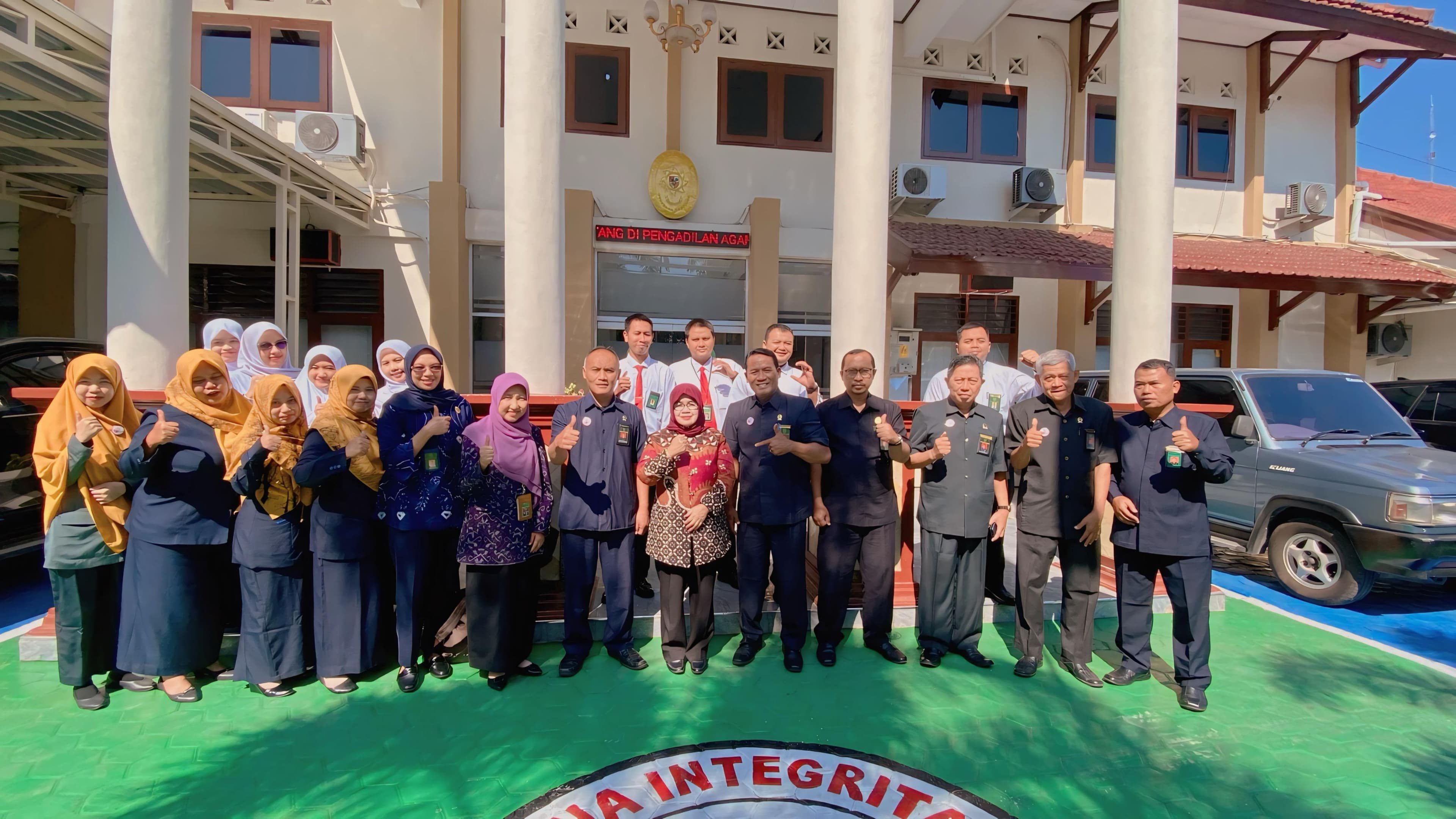 Ekspos Pembinaan dan Pendampingan Zona Integritas,
Tim PTA Surabaya: “PA Tuban Punya Potensi yang Besar”