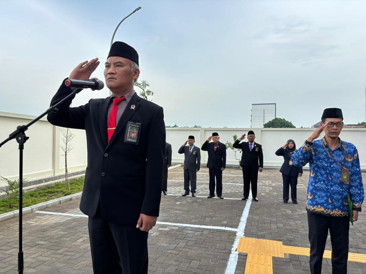 Semangat Pahlawan, Kobarkan Integritas: Pengadilan Agama Tuban Gelar Upacara Hari Pahlawan 2025